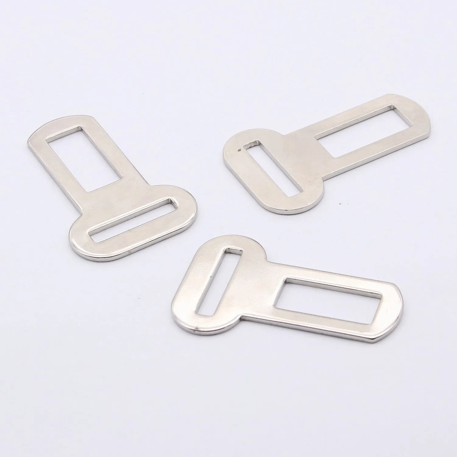 26mm silvery metal pet safety buckle with quick-release clasp for dog restraint systems