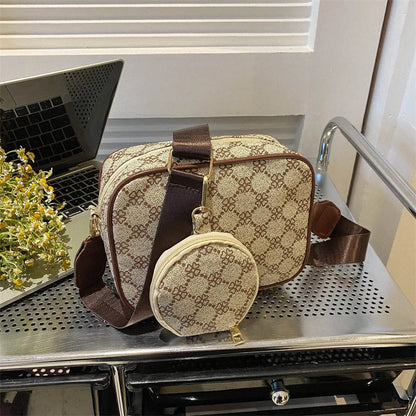 Presbyopic One-shoulder Crossbody Square Pouch in street trend style with plaid pattern