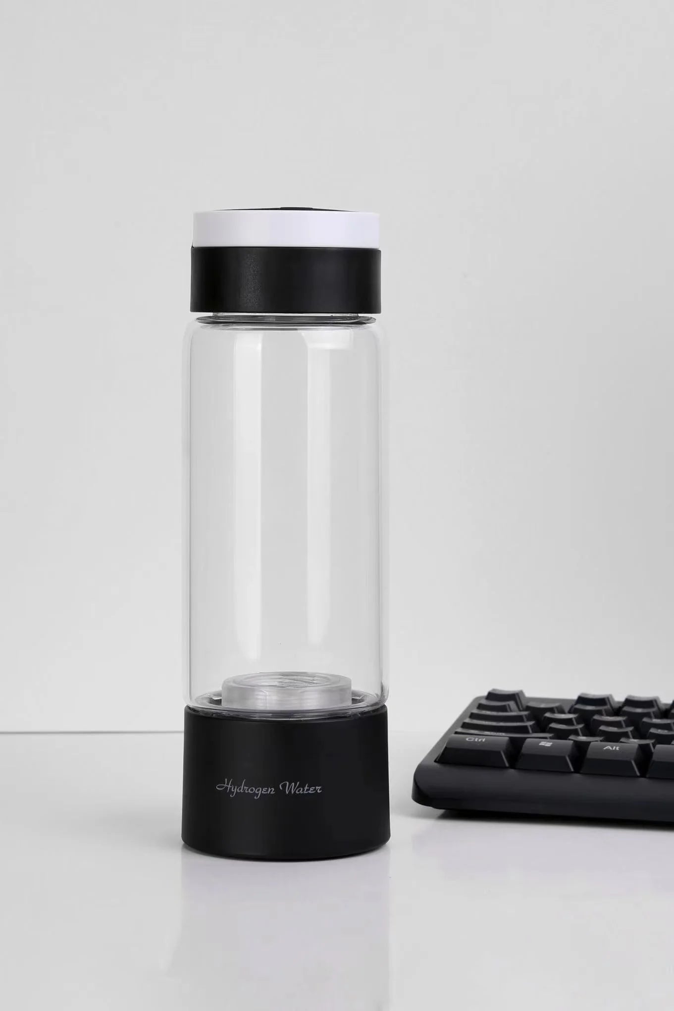 Hydrogen-rich water cup with ionic screen protector in black and white, 380ml capacity