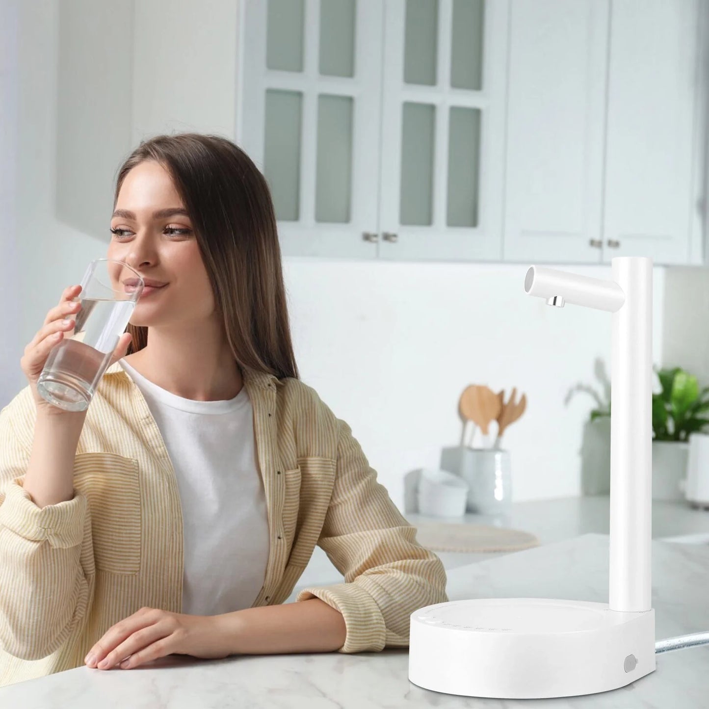 Desktop electric water pump with adjustable wireless water discharge in white