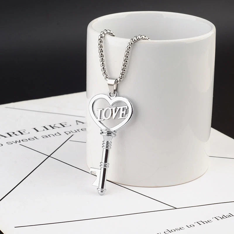 Stainless steel sweet heart key pendant choker necklace for women