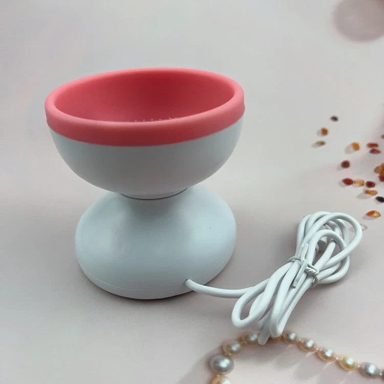 USB Portable Makeup Brush Cleaner for quick and easy cleaning of cosmetic brushes