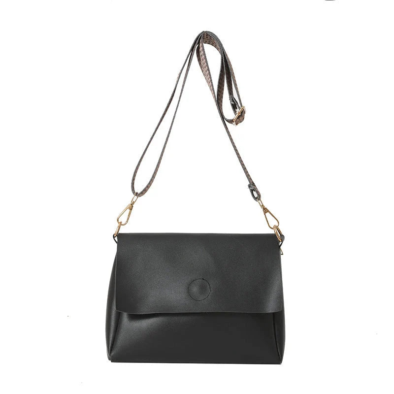 Two-piece set of large capacity totes in various colours for work and commuting