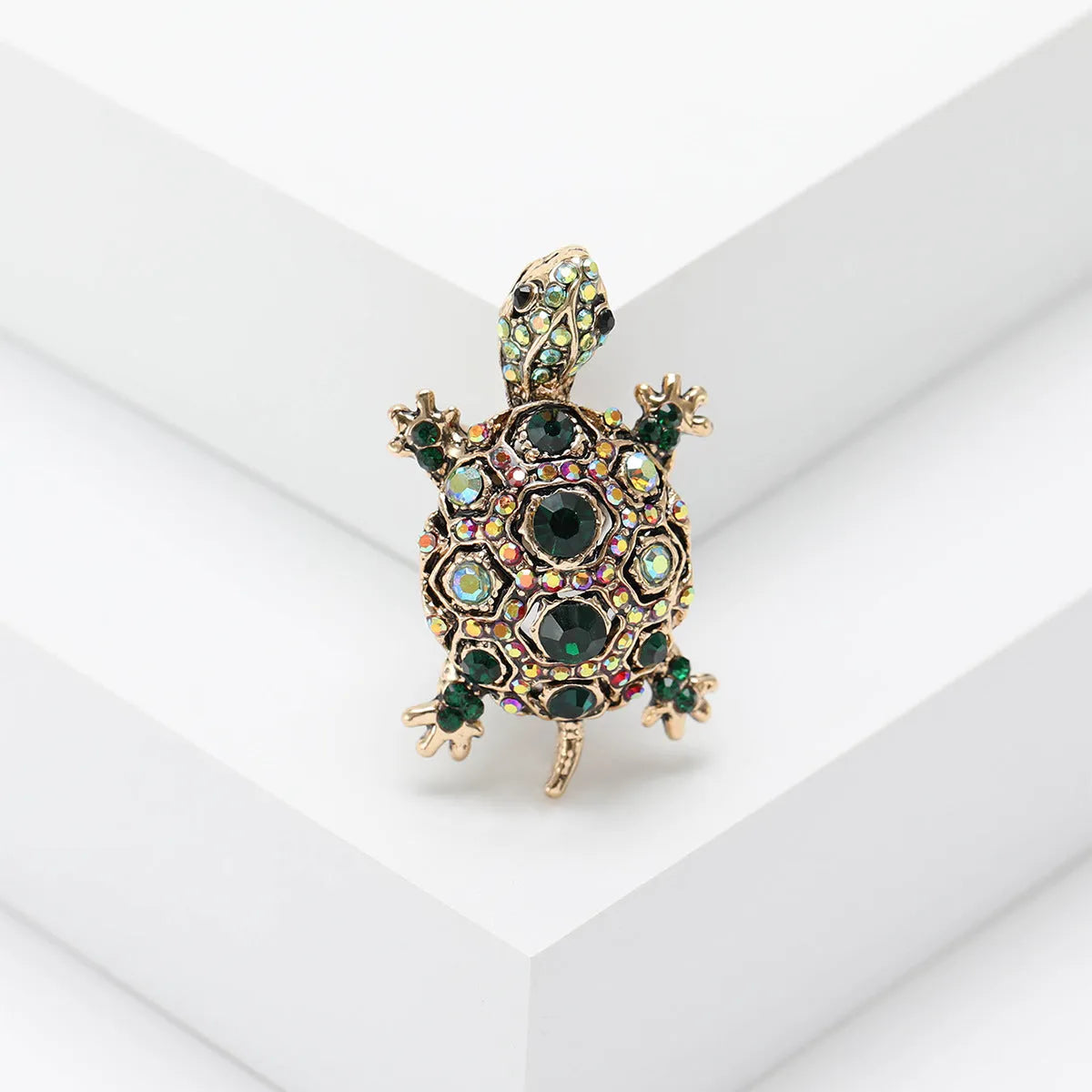Retro rhinestone turtle brooch in alloy with diamond treatment, available in blue green red colours
