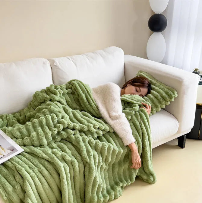 Double-sided thickened bubble faux rabbit fur blanket in solid colour showing velvet-like texture