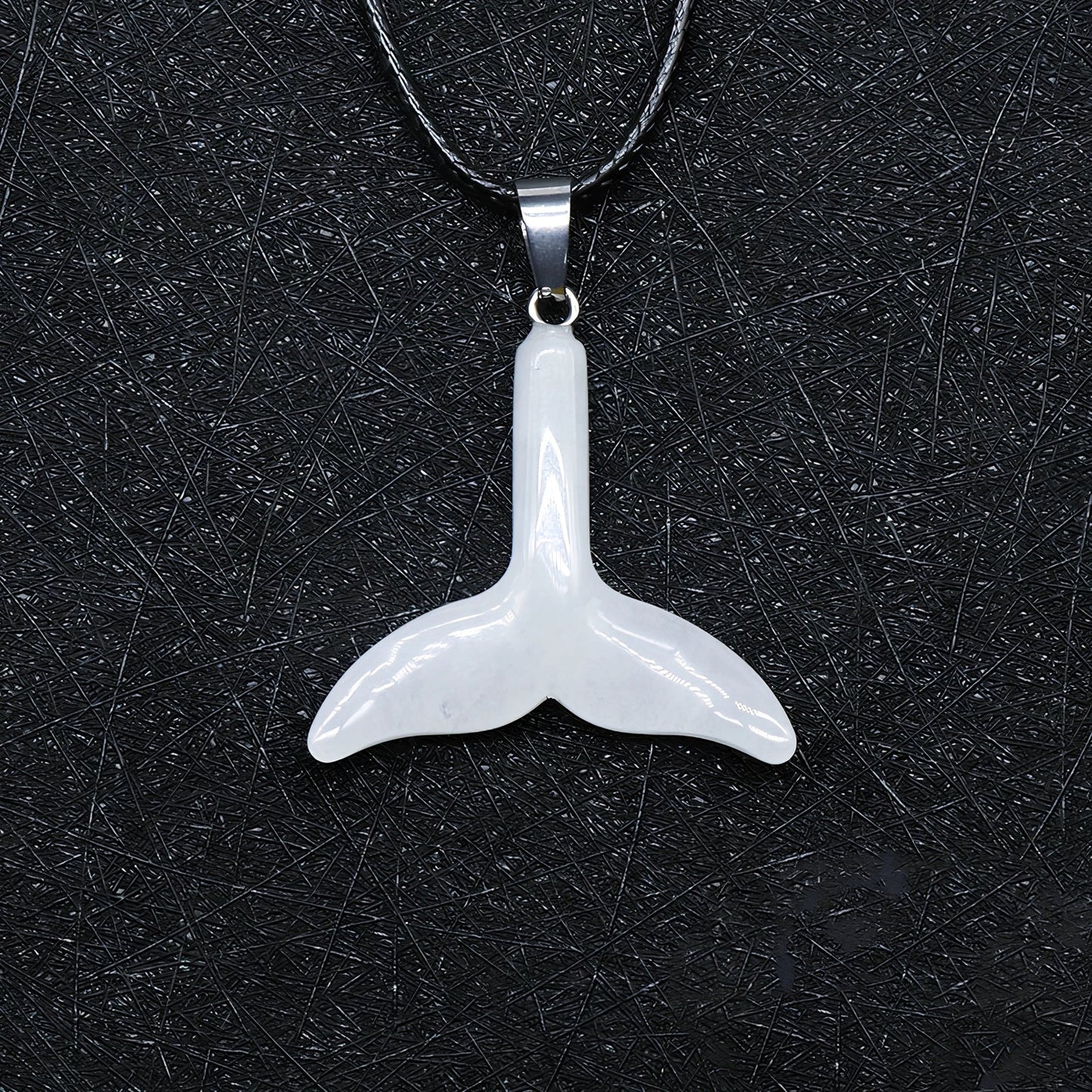 Crystal fishtail necklace with carved whale tail pendant measuring 2.0mm thick on 50cm lanyard