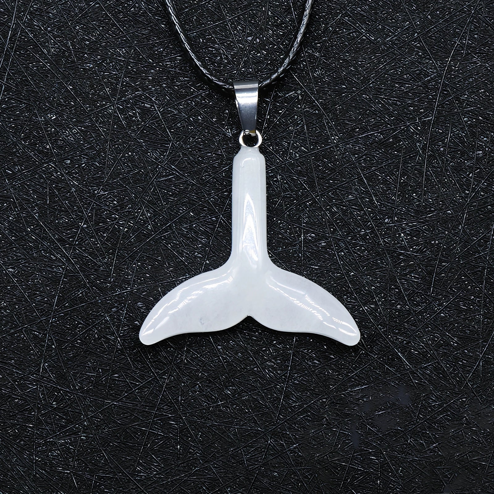 Crystal fishtail necklace with carved whale tail pendant measuring 2.0mm thick on 50cm lanyard