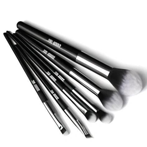 Black 20-piece nylon makeup brush set with PU storage bag, dimensions 19.5 x 12.5 x 2 cm, for precise application