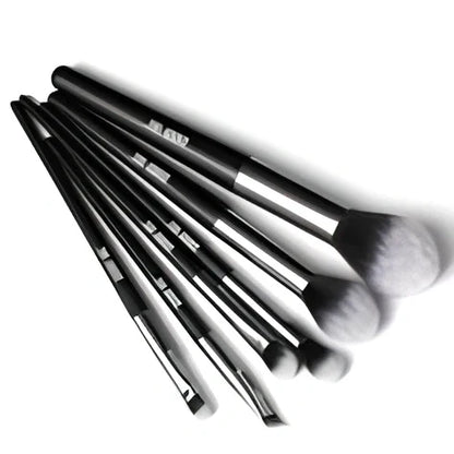 Black 20-piece nylon makeup brush set with PU storage bag, dimensions 19.5 x 12.5 x 2 cm, for precise application