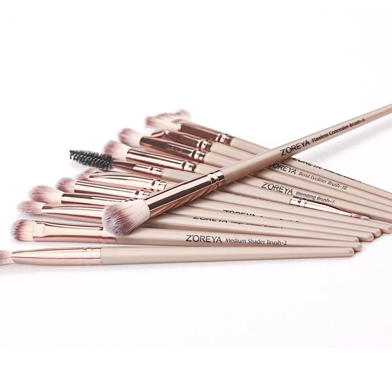 ZOREYA makeup brush with 17cm length and 1.5cm synthetic bristles in black colour option