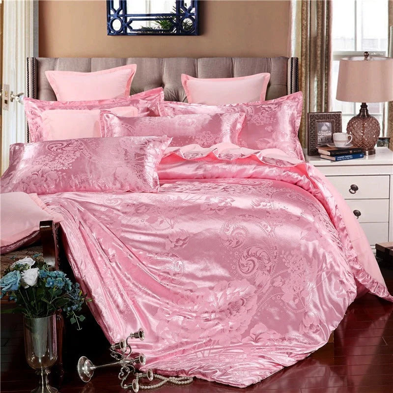 Four-piece jacquard bedding set in vibrant colours, made from durable polyester fibre