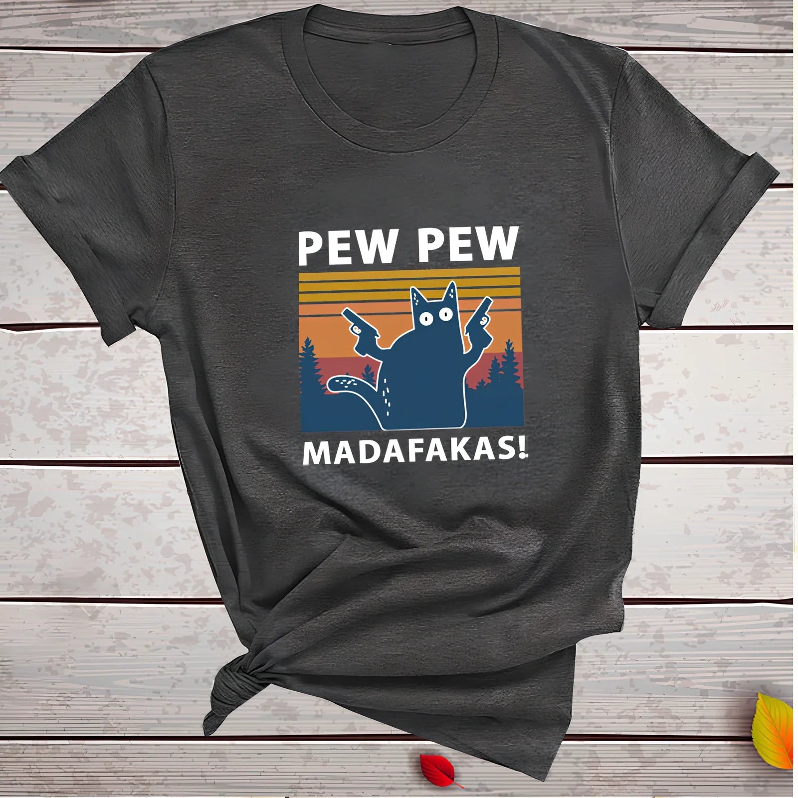 Short sleeve printed Maddakas T-shirt in navy blue, loose fit with round neck and hedging hems, sizes S to XXXL