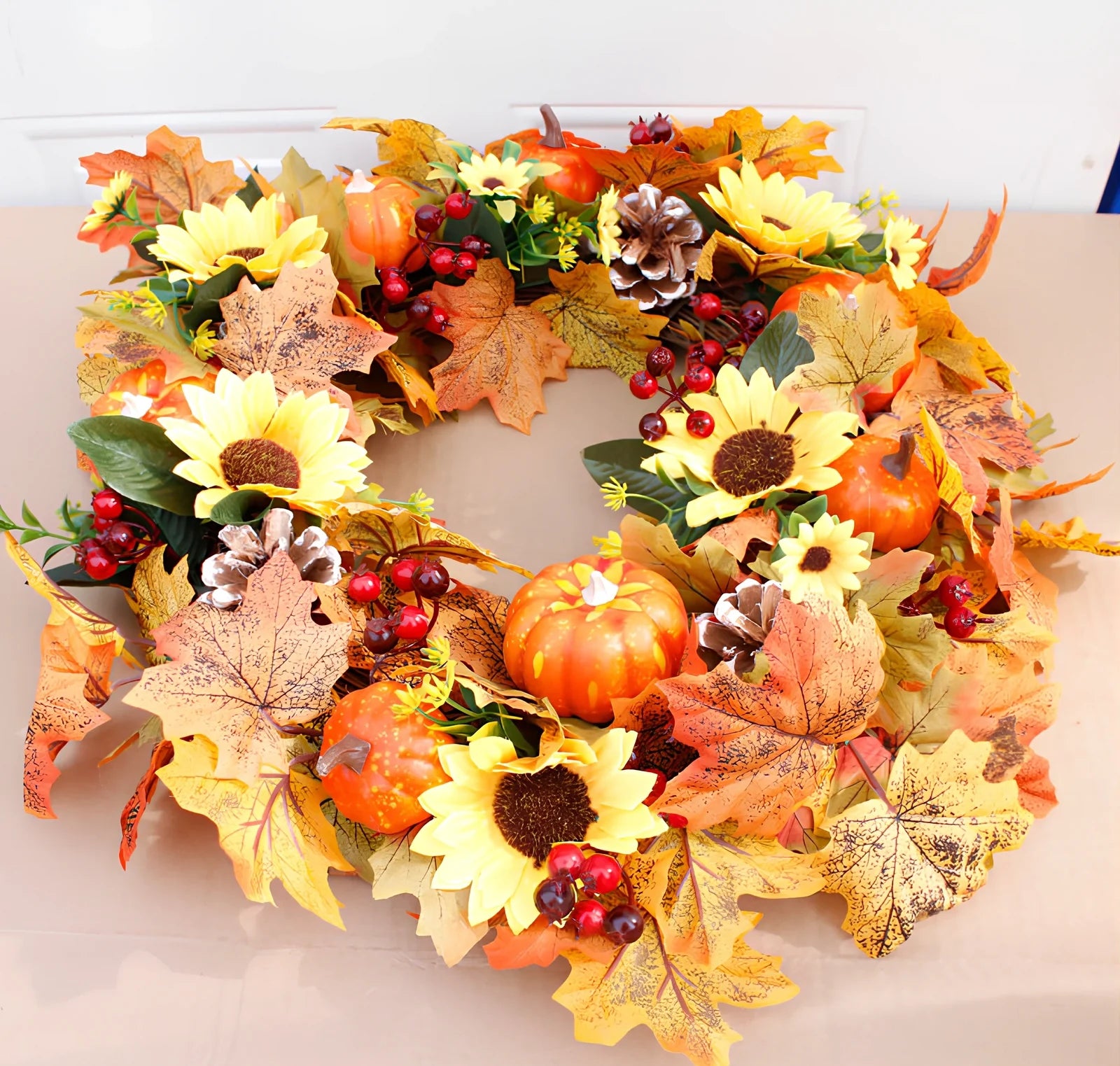 Autumn pumpkin wreath with 50cm diameter featuring fabric leaves and simulation pumpkins