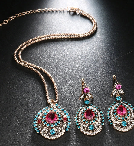 Bohemian style electroplated alloy jewelry set including earrings and necklaces