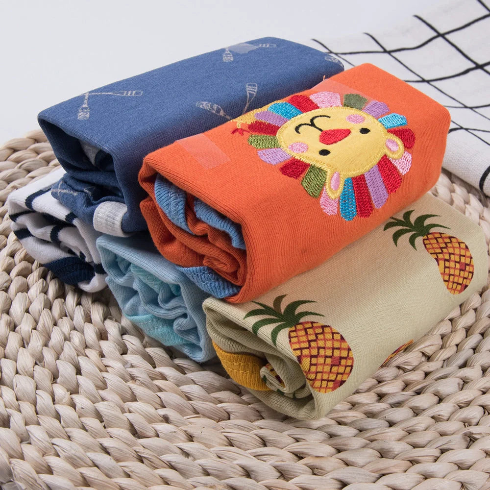 Baby Triangle Harmony 5-piece cotton set for infants, soft and breathable fabric