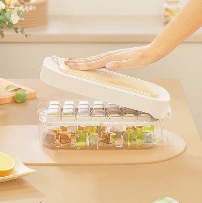 High-capacity ice cube tray with ice shovel for effortless freezing and ice cube removal