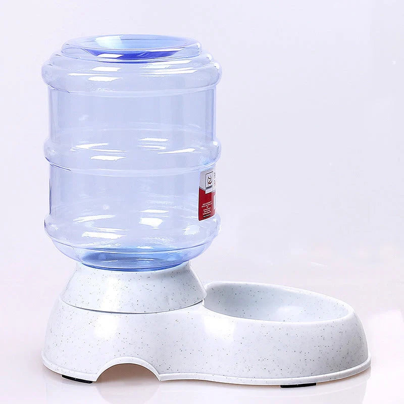 Automatic pet feeder and water dispenser for cats and dogs with large capacity