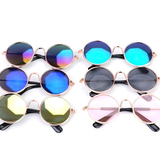 Spring-loaded adjustable pet sunglasses with metal frame and AC resin lenses for cats