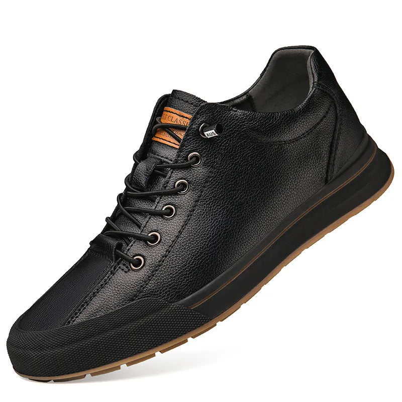 Men's white breathable shoes with round toe and flat 6CM heel on a plain background