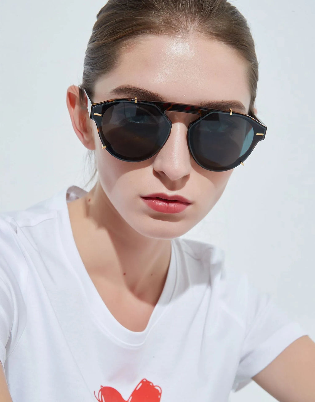 Women's vintage sunglasses with PC frame and AC lens in transparent colour