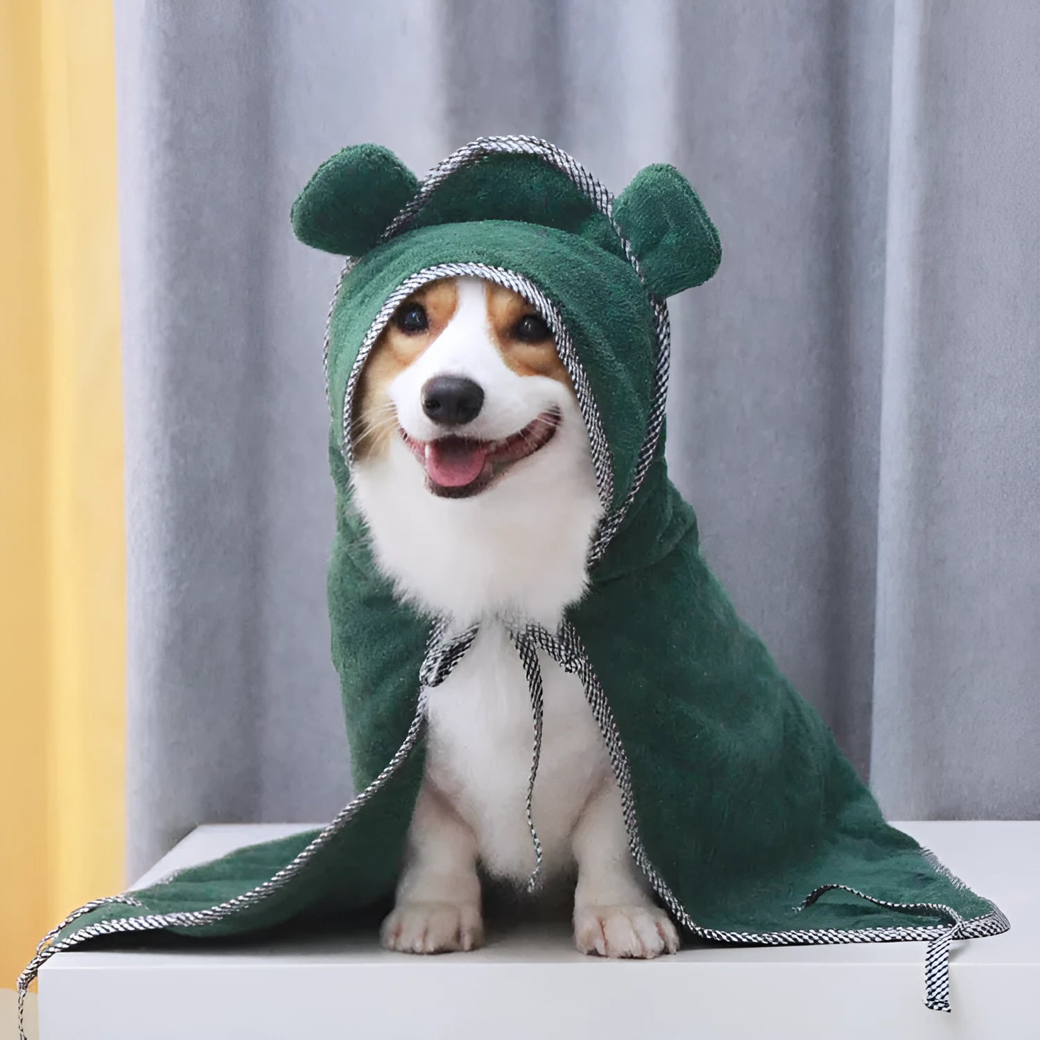 Ultra fine fibre pet bath towels for dogs and cats in grey and green colours showing three size options