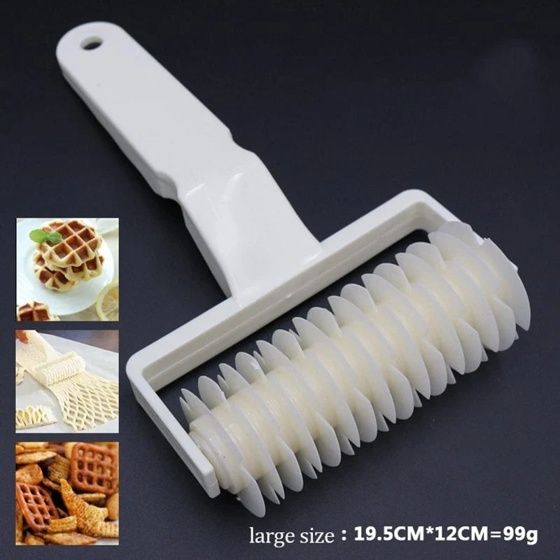 Plastic pizza knife set in white, sizes S, M, L, for clean slicing