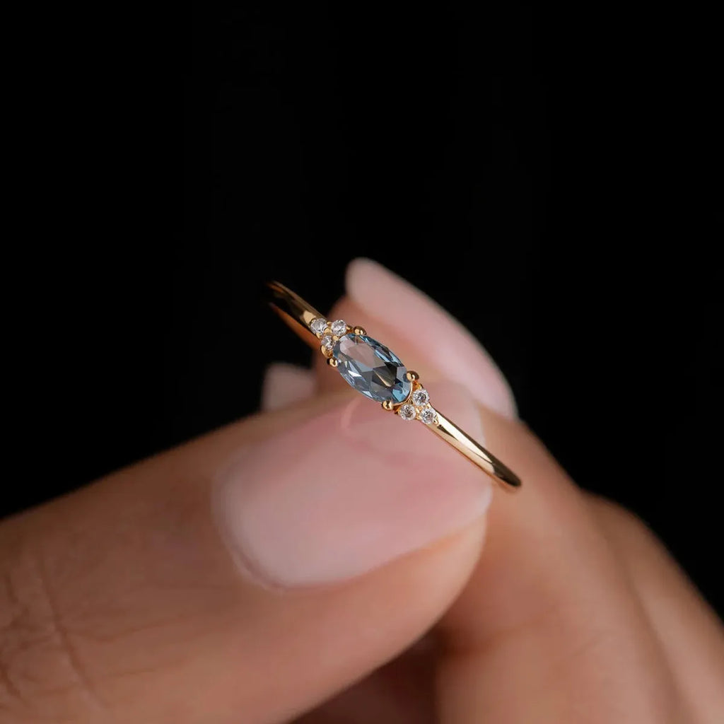 S925 sterling silver horse eye blue stone engagement ring in yellow gold with white diamond