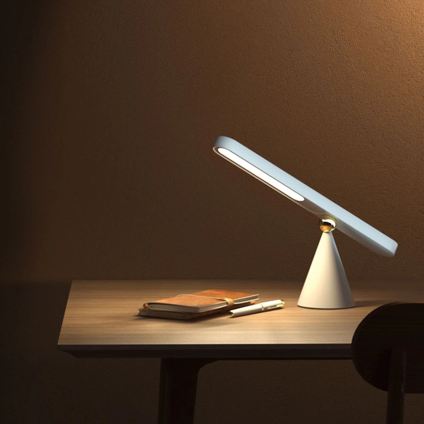 Versatile Magnetic Desk Lamp with Geometric Design, Wireless and Multi-Functional Lighting Solution