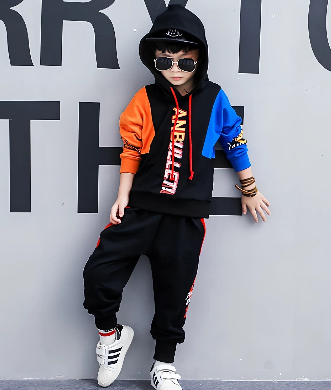 Boys' Korean-style two-piece spring suit in gules red or yellow, 95% cotton with long sleeves and fixed hood, sizes 110-180 yards for 100-170cm heights