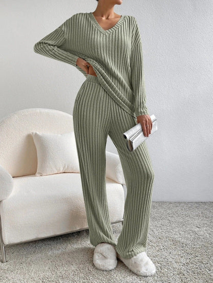 Women's polyester suit set with V-neck top and straight pants in various colours