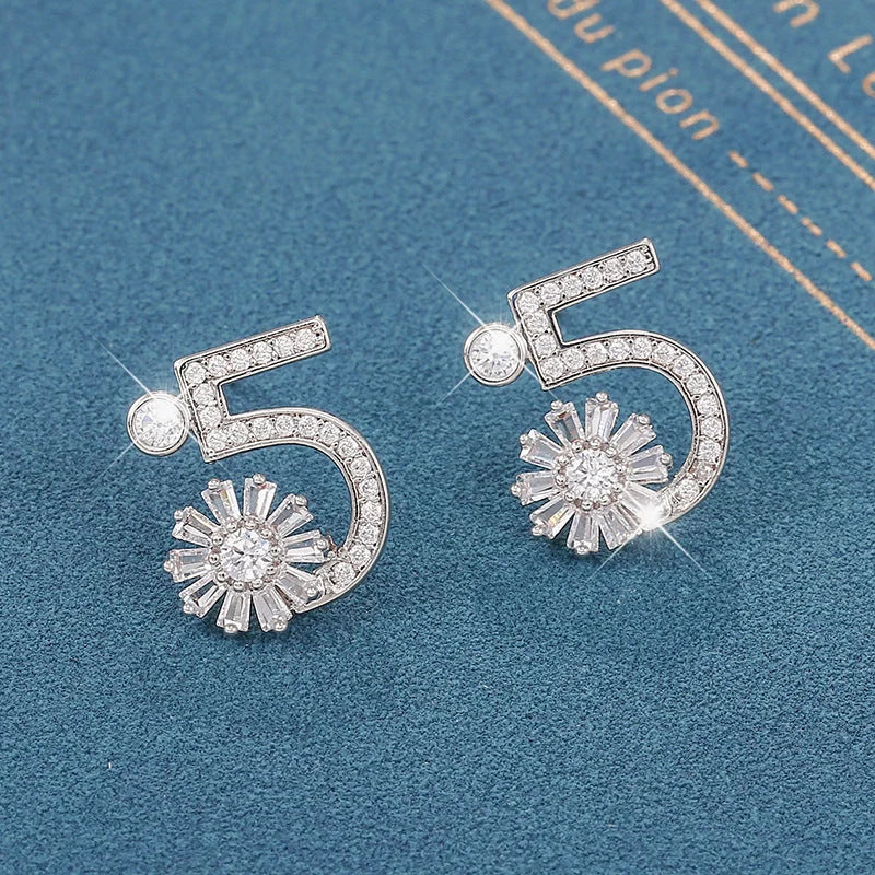 Women's Fashion Temperament Pearl Vintage Earrings in various colours