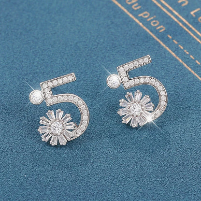 Women's Fashion Temperament Pearl Vintage Earrings in various colours