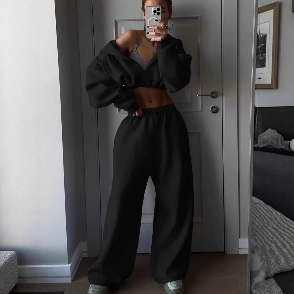 Long sleeve polyester sports leisure sweater suit two-piece set in a choice of seven colours.