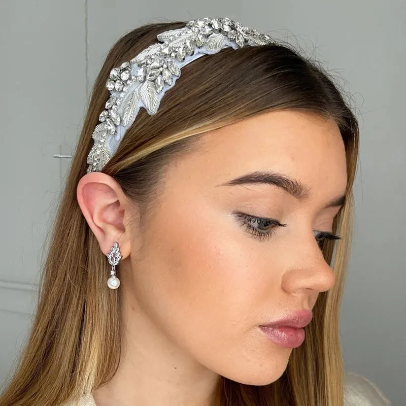 Geometric flower earrings with micro inlaid zircon stones and pearl elements in three plating colours