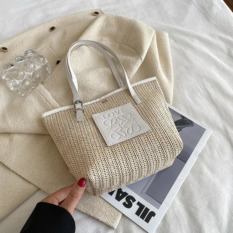 Women's straw woven shoulder bag in European retro style with three-dimensional pockets