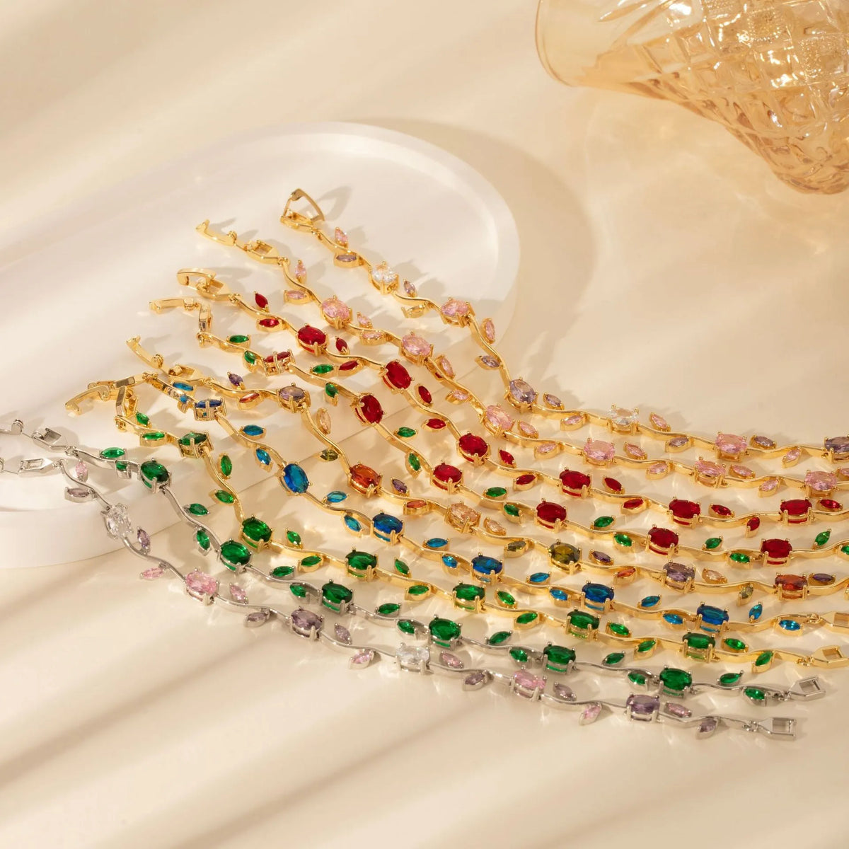 European American light luxury high-end brass bracelet with leaf-shaped design in colour style DQ-W-203