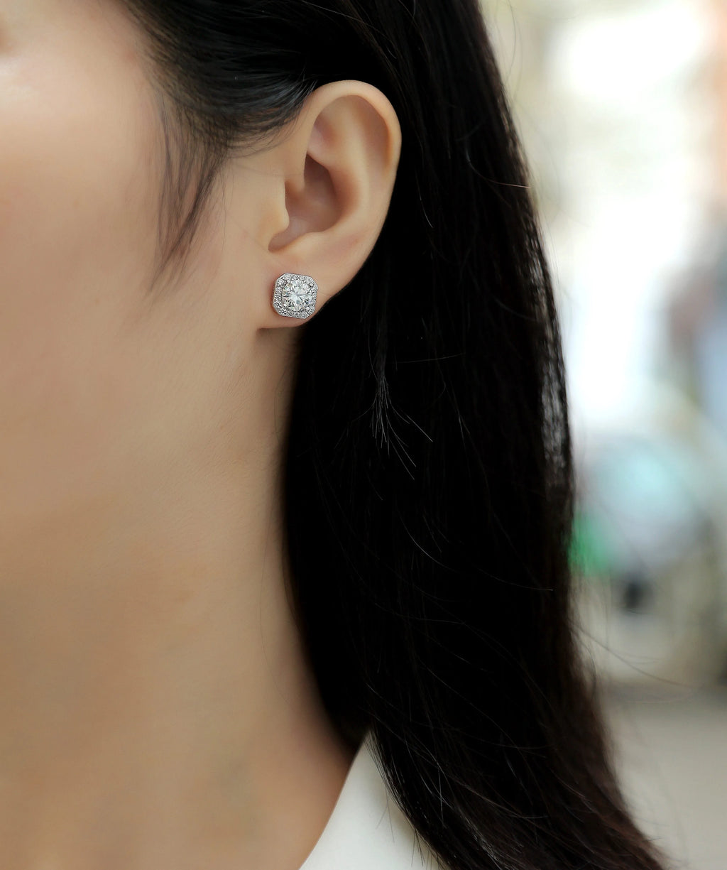 Rose In The Heart earrings set with 1-carat moissanite stud earrings in heart design, S925 silver platinum-plated, gift box packaging