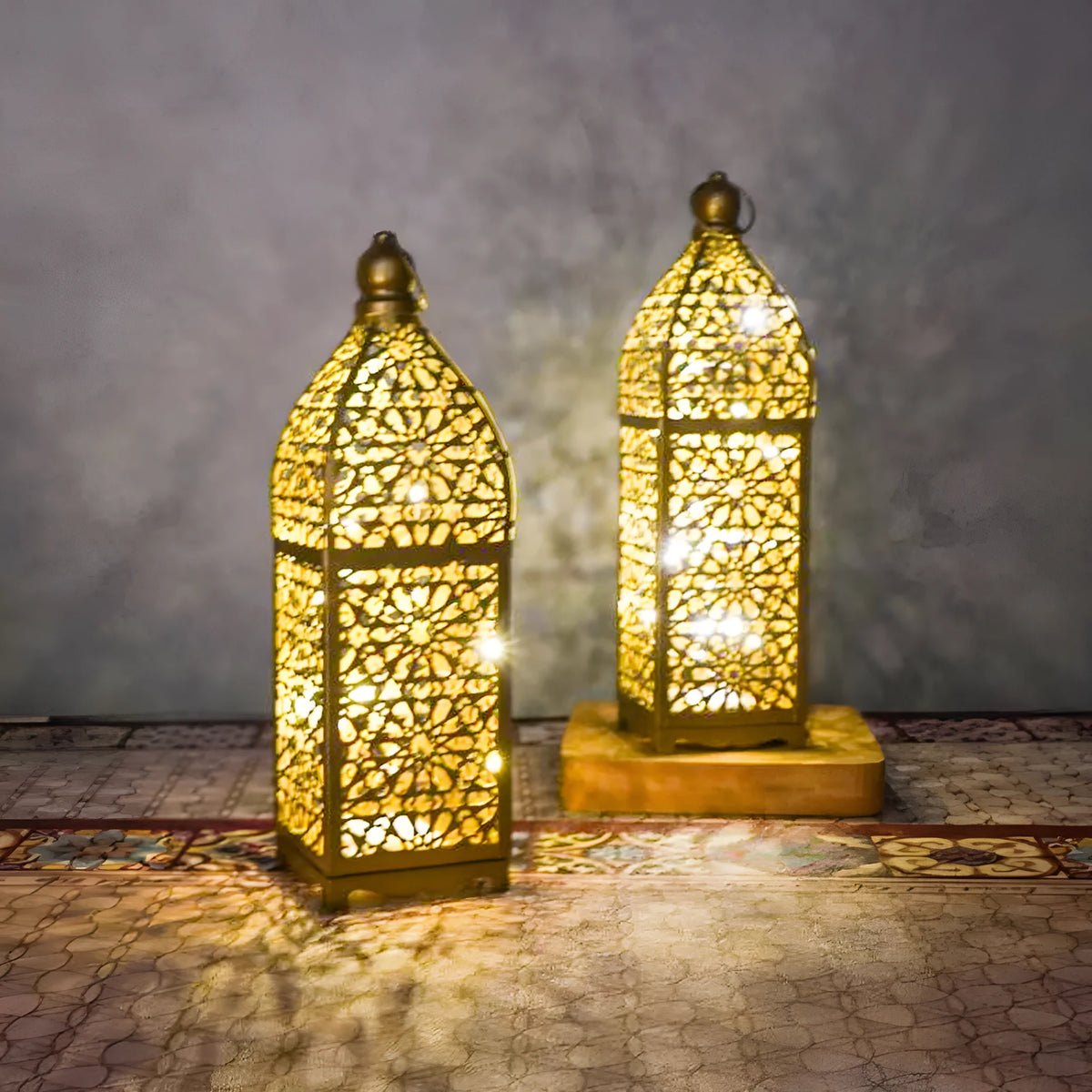 Modern simplicity iron barn lantern hollow four-corner ornament in gold, three sizes