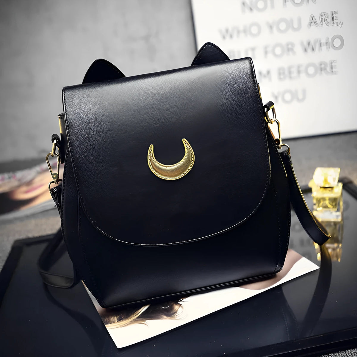 Luna Bangalor fashion shoulder bag backpack in black with magnetic buckle and adjustable strap 22cm