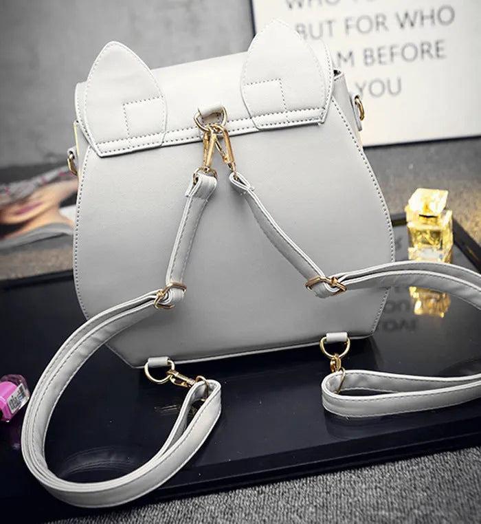 Luna Bangalor fashion shoulder bag backpack in black with magnetic buckle and adjustable strap 22cm