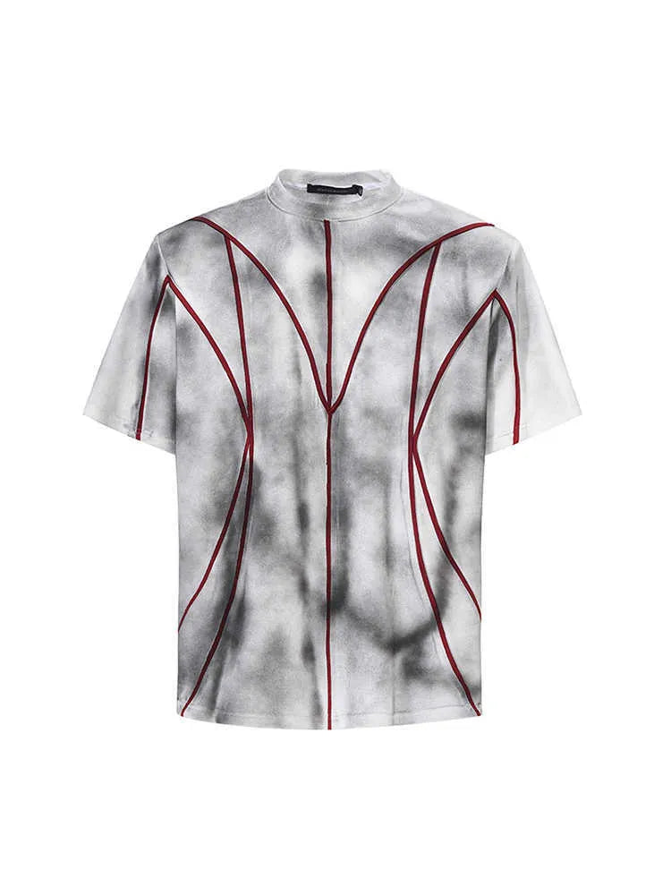 Padded shoulder short sleeve T-shirt with textured three-dimensional line patchwork design