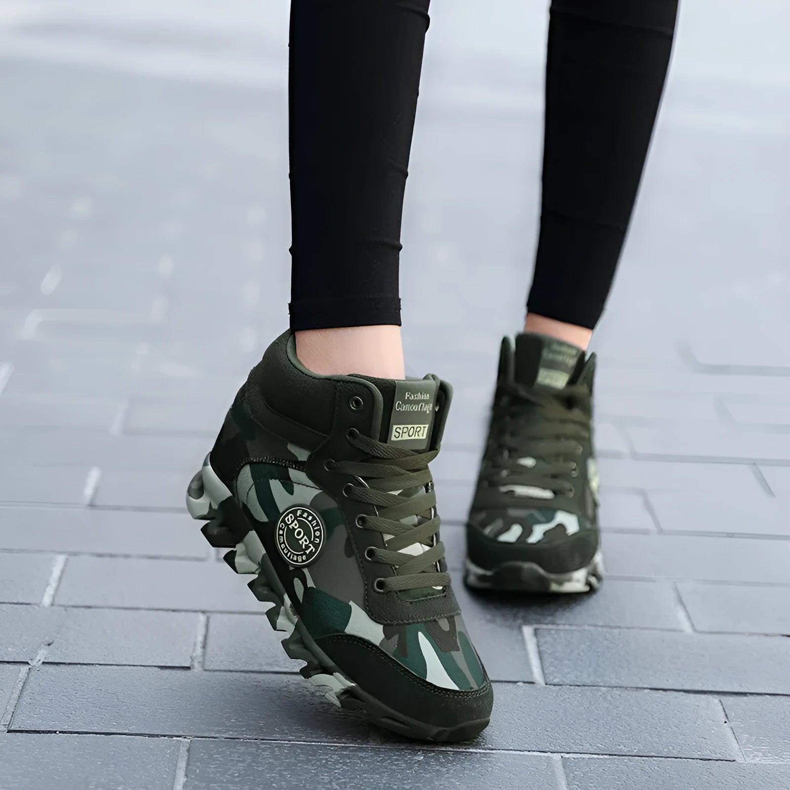 Women's green camouflage casual trainers with canvas upper and rubber sole