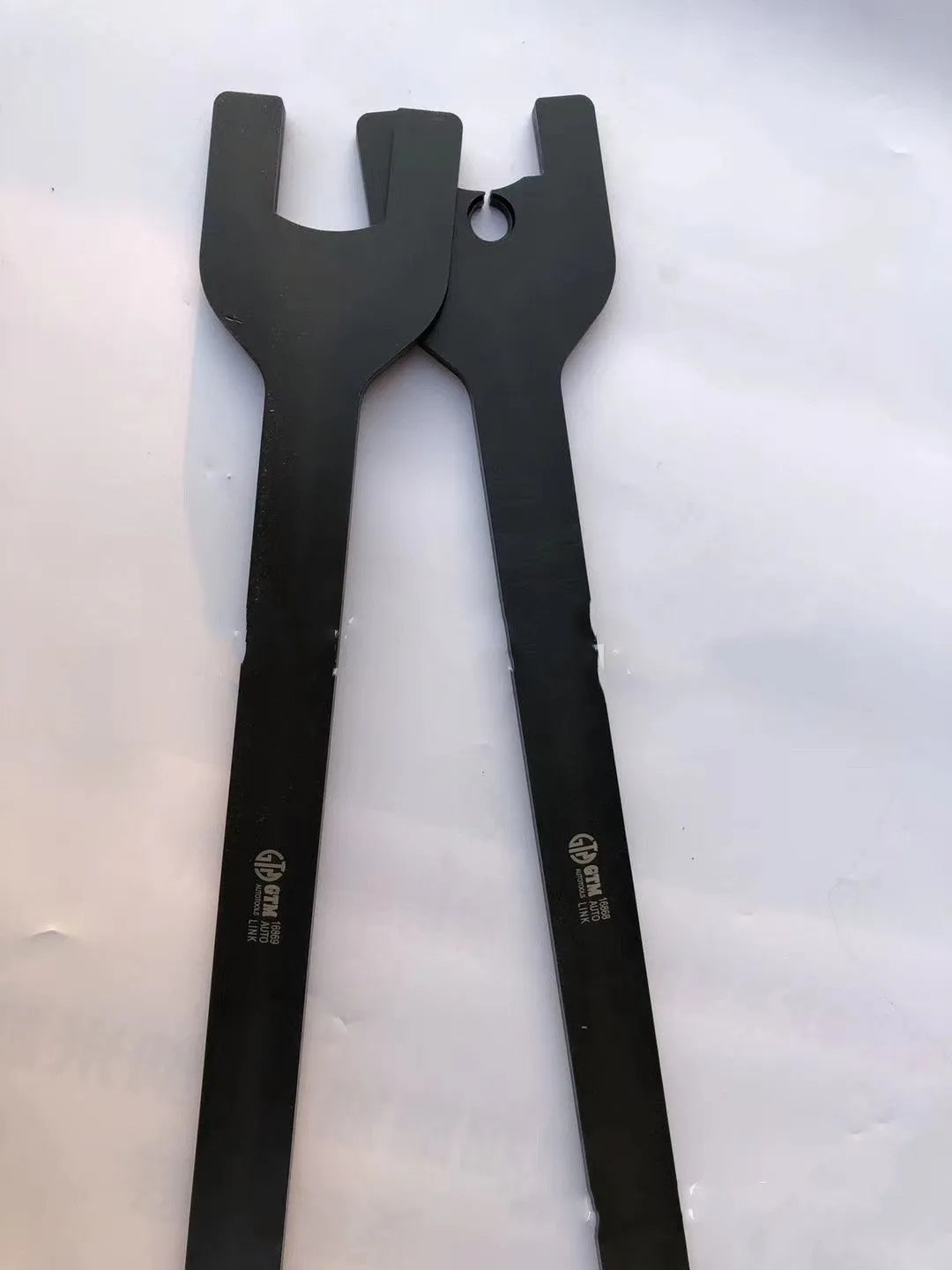 Land Rover fan wrench set showing 36mm and 40mm alloy steel spanners for coupler adjustment