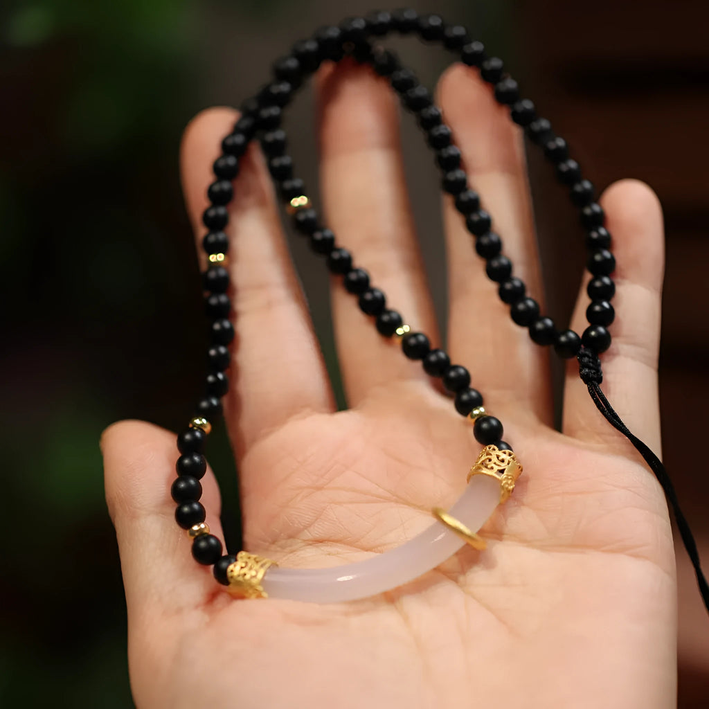 Chinese style U-shaped black agate white chalcedony necklace with 925 silver pendant