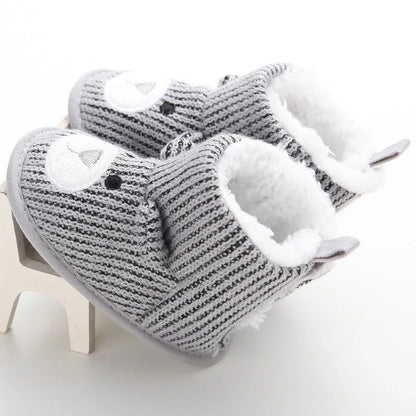 Bear knitting baby shoes in coffee and grey, sizes 11-13cm