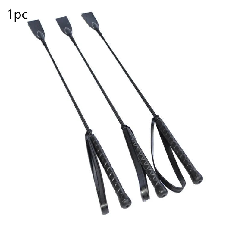 Short low carbon steel riding whip for obstacle training and rider use
