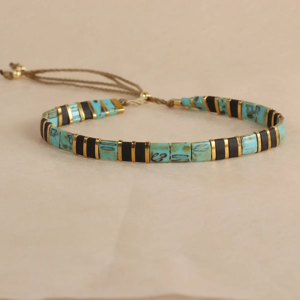Geometric glass beaded bracelet in five colours for European American fashion