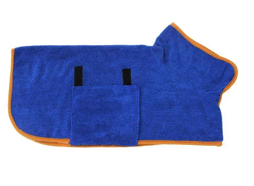 Plush pet bathrobe with adjustable strap, designed for rapid drying and gentle care of your furry friend