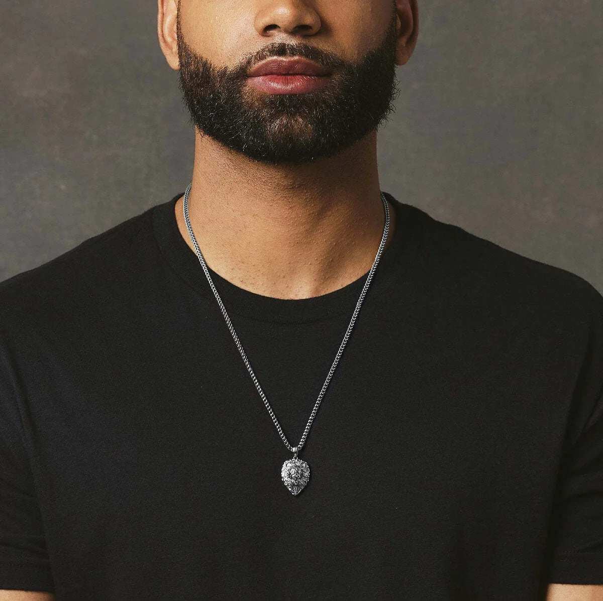 Stainless steel compass pendant necklace with 53cm chain