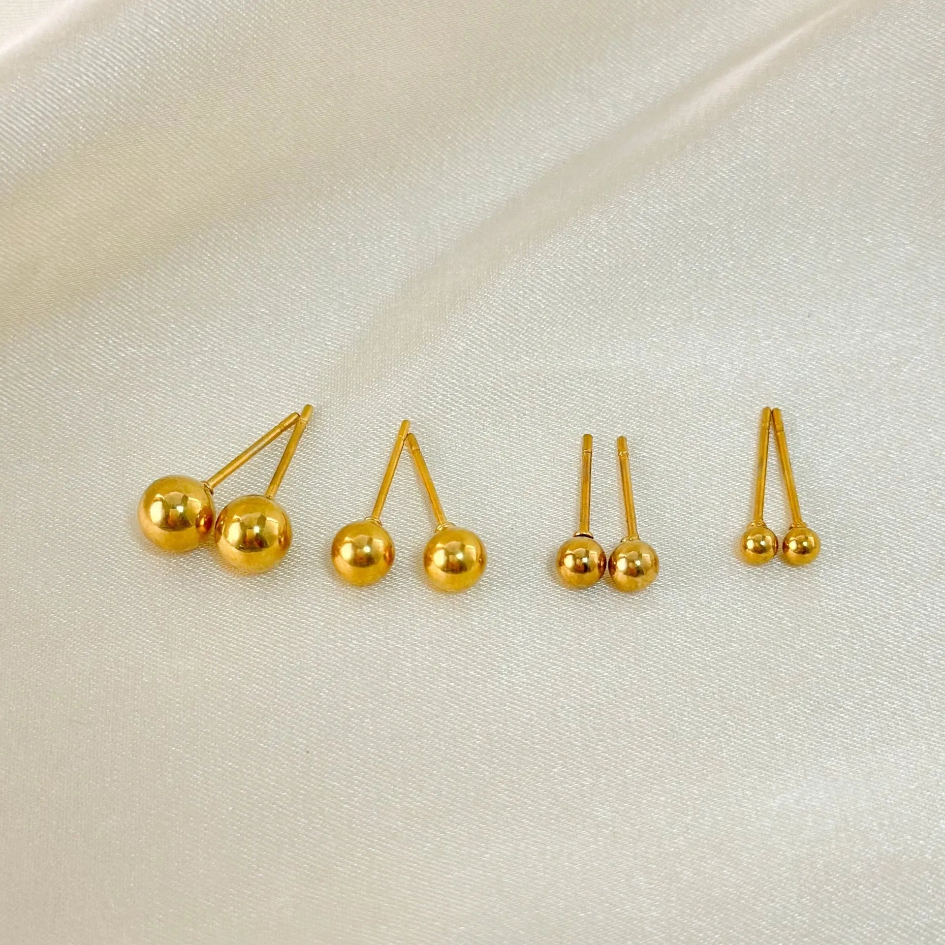 Stainless steel 18K gold plated ball stud earrings in 3mm 4mm 5mm 6mm sizes